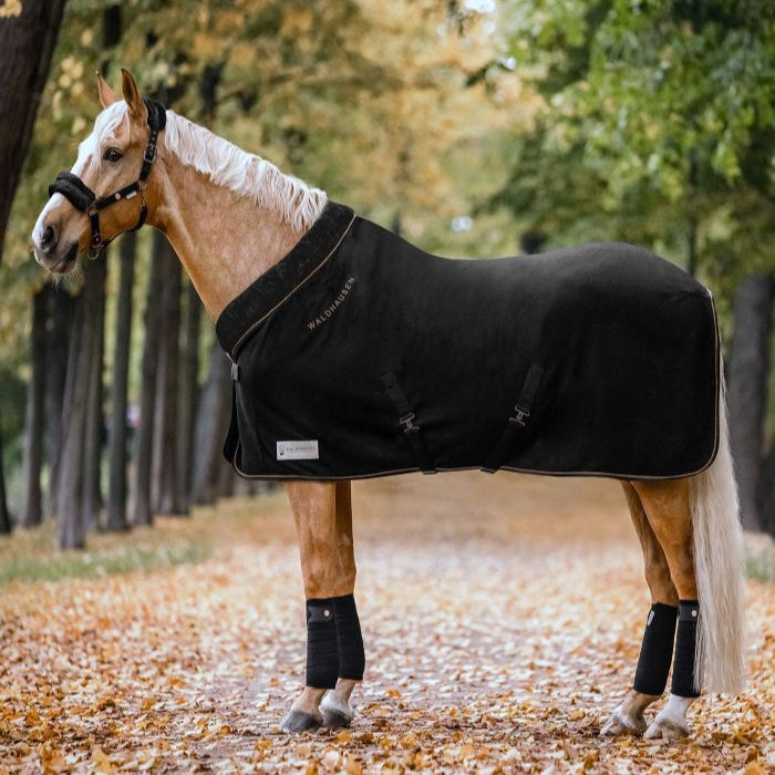 Waldhausen Modern Rose Fleece Rug #colour_black-gold