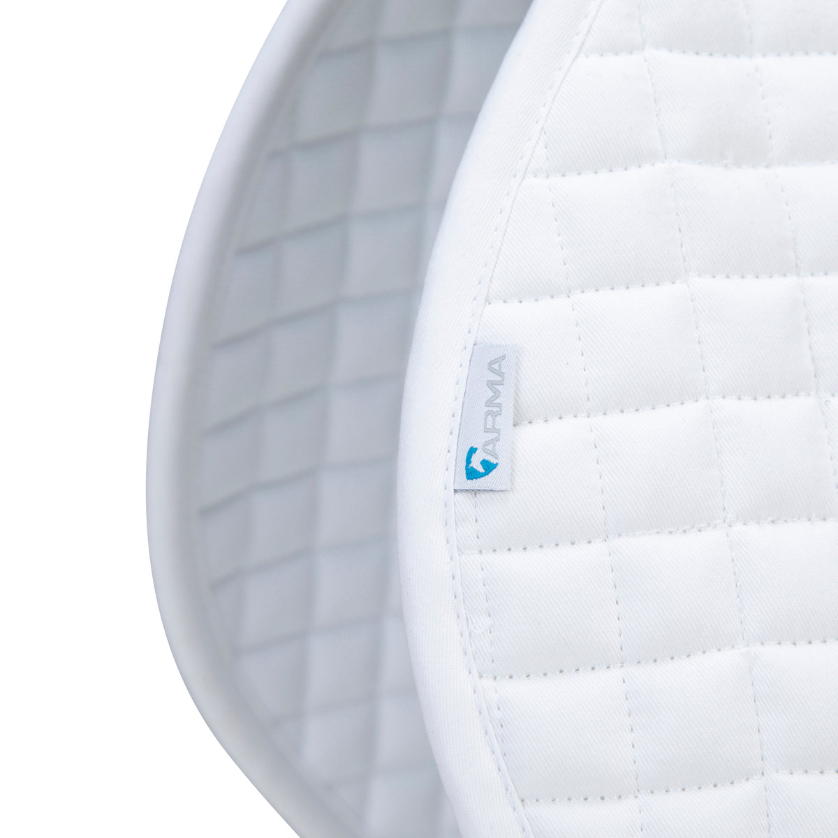 Tapis de selle de saut numéroté Shires ARMA